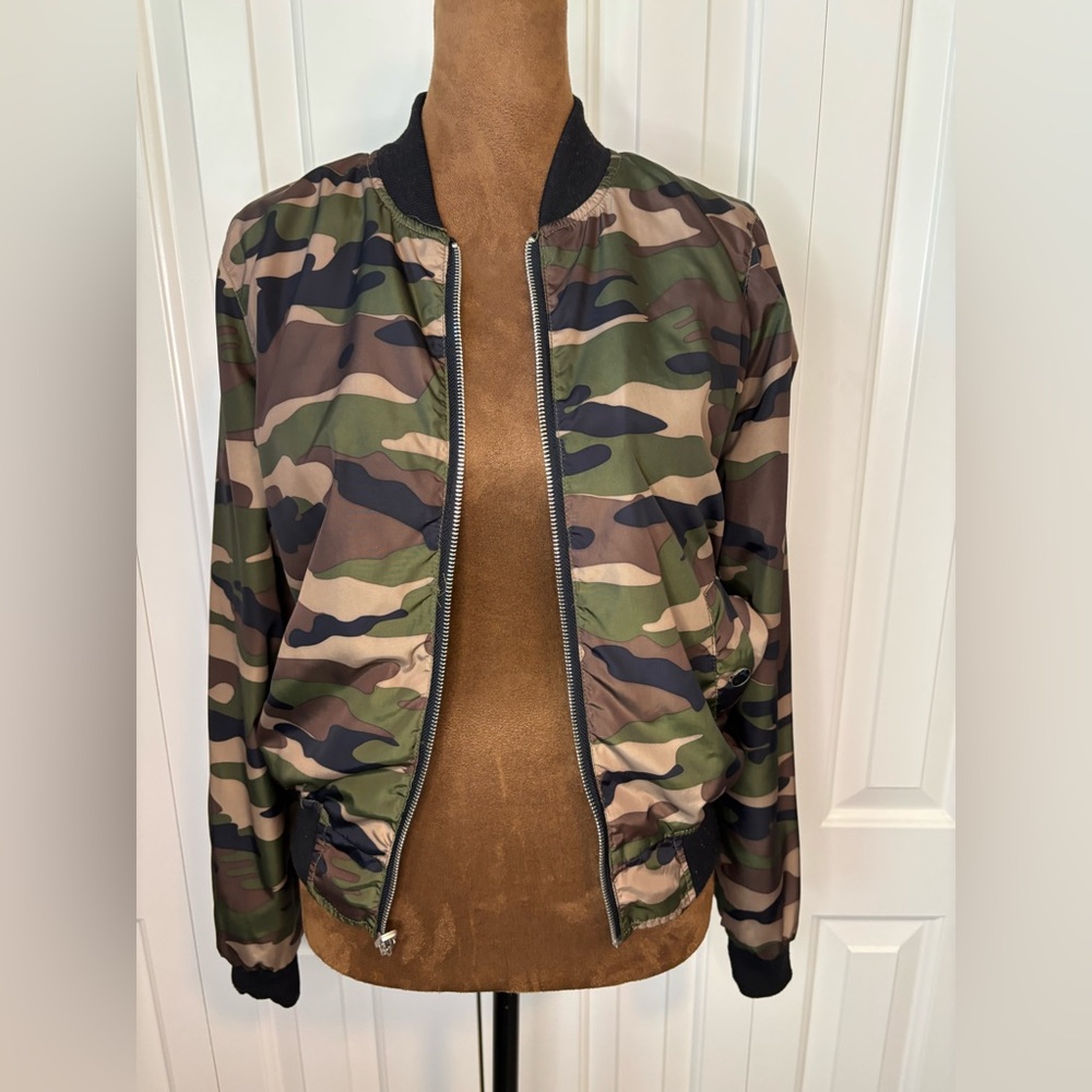 36 Point 5 Reversible Camo & Olive Green Bomber Jacket Size Small